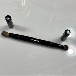 Chanel Retractable Dual-Ended Eyeshadow Brush
